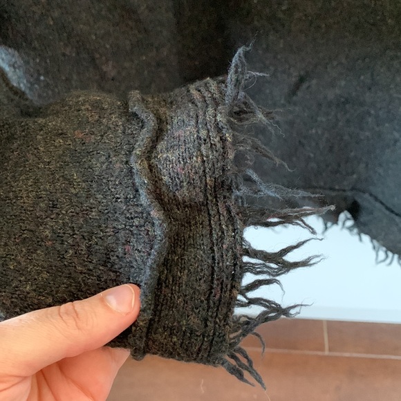 Cozy oversized Free People sweater with fringe, size S - Picture 5 of 9